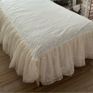 Pottery Barn Kids Monique Lhuillier Tulle Blossom twin bed skirt